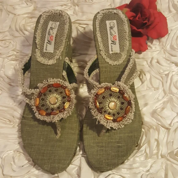 Wild Rose Womens Wedge Sandals Sz 10 - Picture 8 of 9